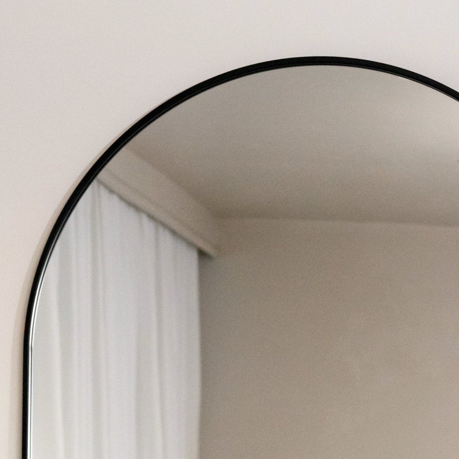 Akiko Black Arched Mirror – Modern Full-Length Elegance